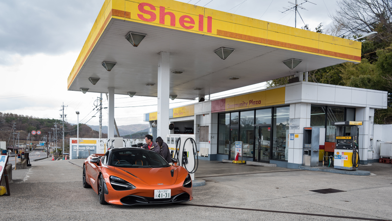 19 gallon fuel tank is not big enough for this sort of car